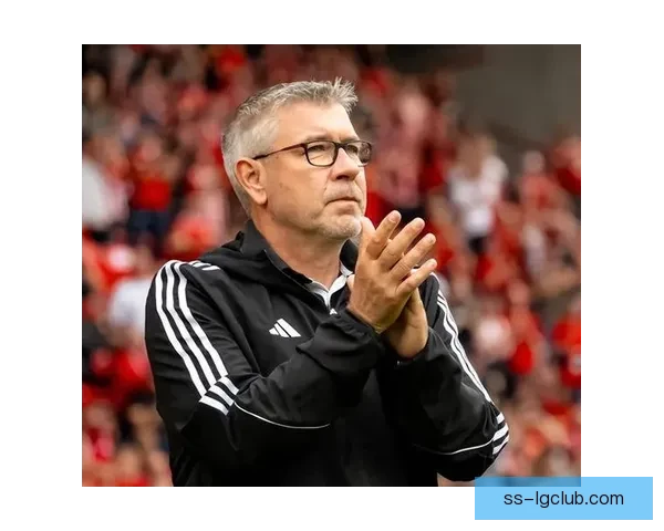 厄德高在阿森纳中场依然保持调度大师地位展现精妙传球与场上指挥能力